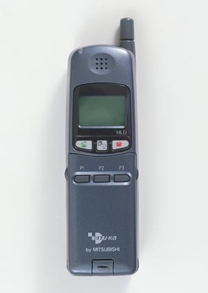 かばんの中にも忍び込ませられるGPS